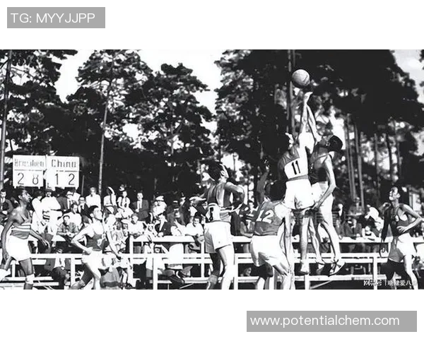 20世纪篮球全明星队员的辉煌历史与传奇瞬间回顾 20世纪篮球全明星队员的辉煌历史与传奇瞬间回顾