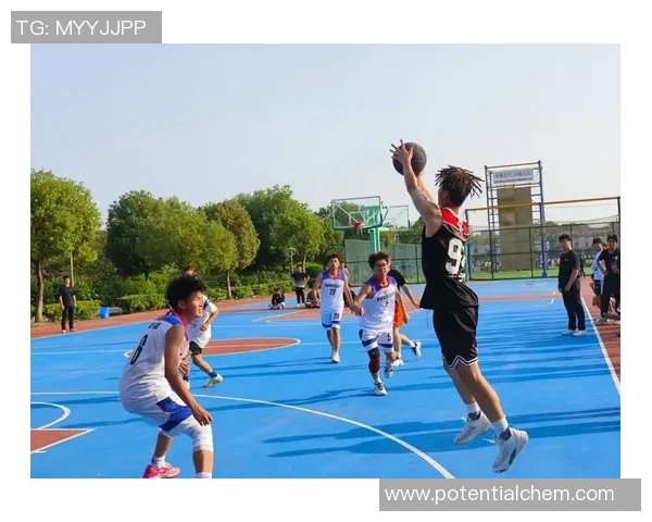 篮球明星与篮球音响的完美结合打造激情四溢的运动氛围